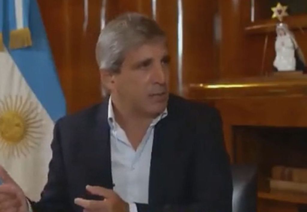 ¿Quiénes son los periodistas que Luis Caputo denunció que cobran 40 mil dólares para&nbsp;criticarlo?