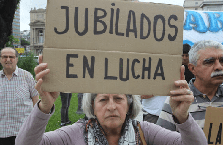 Jubilados en la mira: El ajuste de Milei golpea a los adultos&nbsp;mayores