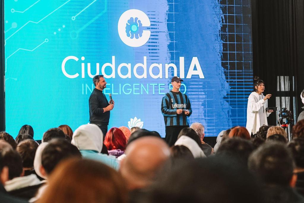 Escobar lidera la transformación digital&nbsp;educativa