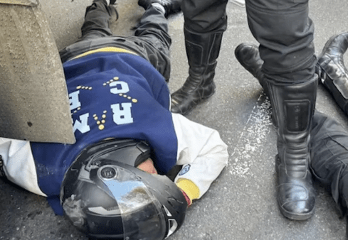 Detienen a motochorro con antecedentes tras persecución y choque en&nbsp;Recoleta