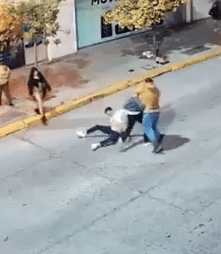 Fuerte pelea entre jóvenes a la salida de un boliche en&nbsp;Neuquén