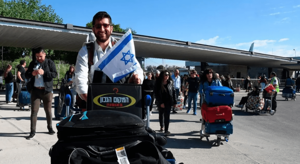 Reactivan repatriación de argentinos desde Israel con Aerolíneas&nbsp;Argentinas
