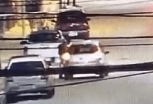 Violencia de género en Ensenada: una mujer fue arrastrada cuatro cuadras sobre el capot por su ex&nbsp;pareja