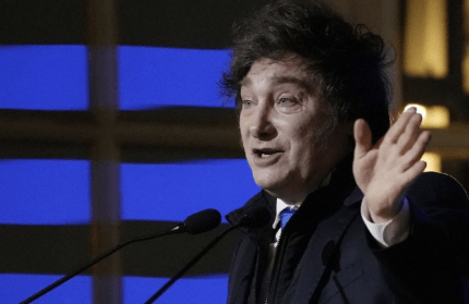 En medio del escándalo por ANDIS, Milei difundió el comunicado de la droguería&nbsp;acusada