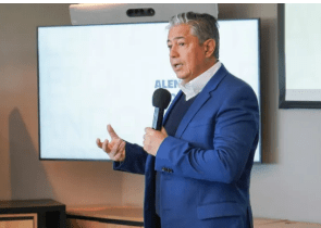 Figueroa llamó a votar por La Neuquinidad para llevar una voz local al Congreso Nacional: “La provincia tiene que crecer con&nbsp;autonomía”