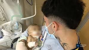 Los padres de Giovanni, el bebé afectado por fentanilo adulterado, piden ayuda para costear su&nbsp;tratamiento