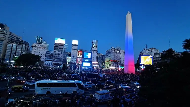 Miles de venezolanos celebraron en Buenos Aires tras la caída de&nbsp;Maduro